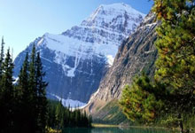 橄榄球——香港国际七人橄榄球赛:中国女队不敌美国女队.